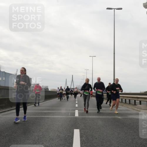 03.10.2025 - Köhlbrandbrückenlauf Matties Gatica Varas http://msf.ph/oto/9192665 03.10.2025 16:11:23 Position 3  meine-sportfotos.de