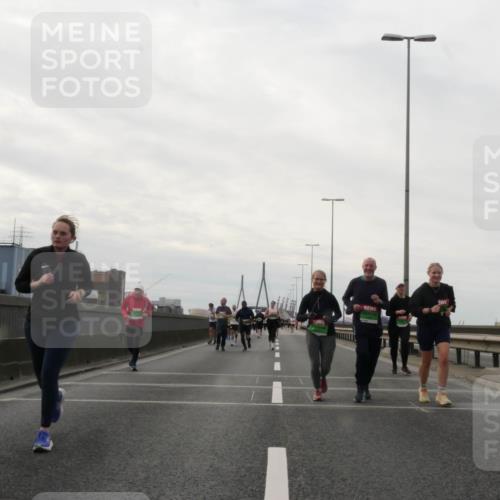 03.10.2025 - Köhlbrandbrückenlauf Matties Gatica Varas http://msf.ph/oto/9192667 03.10.2025 16:11:24 Position 3  meine-sportfotos.de