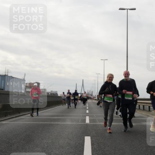 03.10.2025 - Köhlbrandbrückenlauf Matties Gatica Varas http://msf.ph/oto/9192672 03.10.2025 16:11:24 Position 3  meine-sportfotos.de