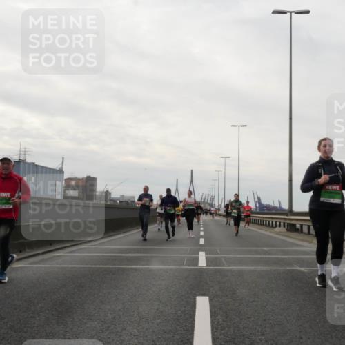 03.10.2025 - Köhlbrandbrückenlauf Matties Gatica Varas http://msf.ph/oto/9192679 03.10.2025 16:11:26 Position 3  meine-sportfotos.de