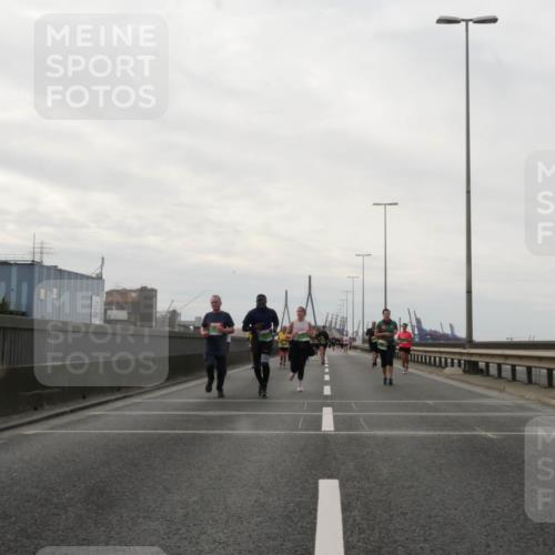 03.10.2025 - Köhlbrandbrückenlauf Matties Gatica Varas http://msf.ph/oto/9192683 03.10.2025 16:11:27 Position 3  meine-sportfotos.de