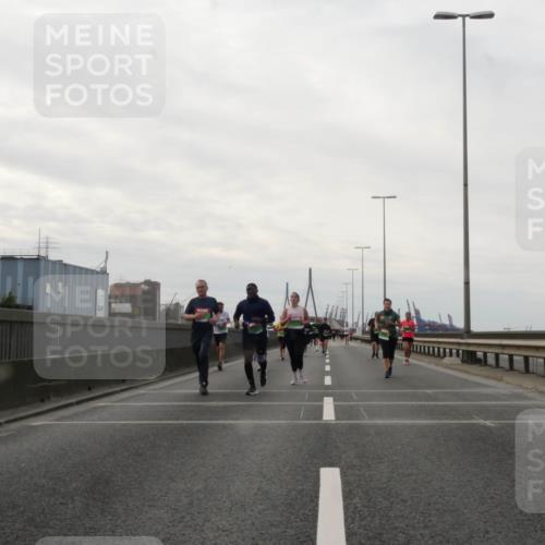 03.10.2025 - Köhlbrandbrückenlauf Matties Gatica Varas http://msf.ph/oto/9192687 03.10.2025 16:11:28 Position 3  meine-sportfotos.de