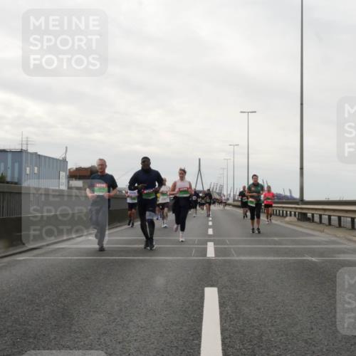 03.10.2025 - Köhlbrandbrückenlauf Matties Gatica Varas http://msf.ph/oto/9192692 03.10.2025 16:11:29 Position 3  meine-sportfotos.de