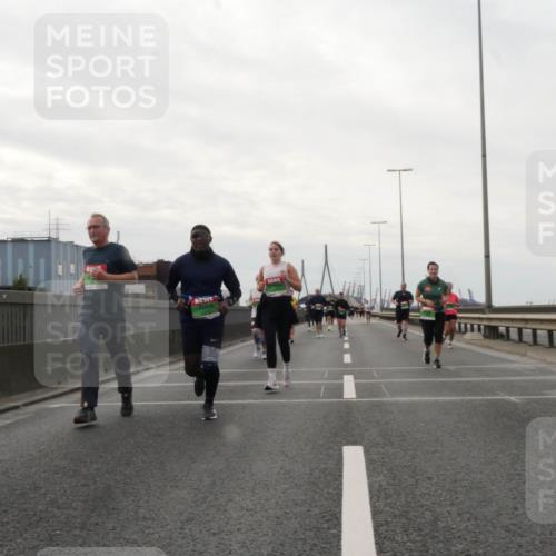 03.10.2025 - Köhlbrandbrückenlauf Matties Gatica Varas http://msf.ph/oto/9192696 03.10.2025 16:11:30 Position 3  meine-sportfotos.de
