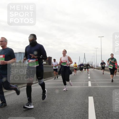03.10.2025 - Köhlbrandbrückenlauf Matties Gatica Varas http://msf.ph/oto/9192702 03.10.2025 16:11:31 Position 3  meine-sportfotos.de