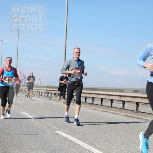 03.10.2025 - Köhlbrandbrückenlauf Yannick Fuchs http://msf.ph/oto/9192705 03.10.2025 11:54:07 Position 3 5145, 4700 meine-sportfotos.de