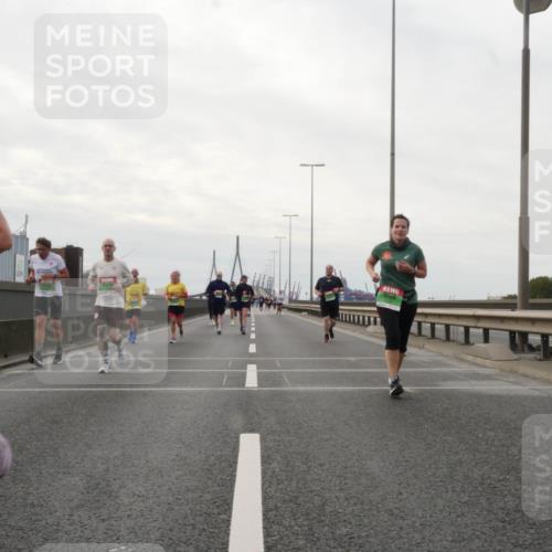 03.10.2025 - Köhlbrandbrückenlauf Matties Gatica Varas http://msf.ph/oto/9192707 03.10.2025 16:11:32 Position 3  meine-sportfotos.de
