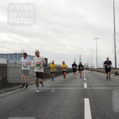 03.10.2025 - Köhlbrandbrückenlauf Matties Gatica Varas http://msf.ph/oto/9192714 03.10.2025 16:11:34 Position 3  meine-sportfotos.de