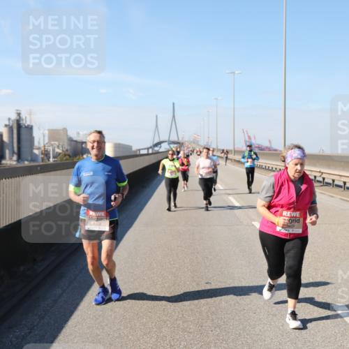 03.10.2025 - Köhlbrandbrückenlauf Yannick Fuchs http://msf.ph/oto/9192718 03.10.2025 12:14:34 Position 3 6468 meine-sportfotos.de