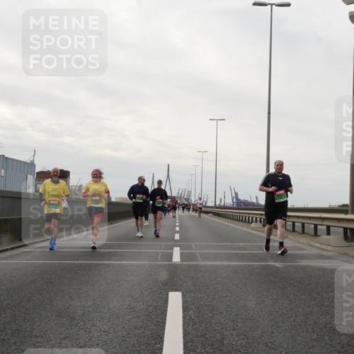 03.10.2025 - Köhlbrandbrückenlauf Matties Gatica Varas http://msf.ph/oto/9192721 03.10.2025 16:11:35 Position 3  meine-sportfotos.de