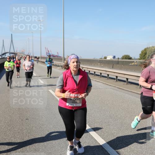 03.10.2025 - Köhlbrandbrückenlauf Yannick Fuchs http://msf.ph/oto/9192722 03.10.2025 12:14:34 Position 3 6469, 6179 meine-sportfotos.de