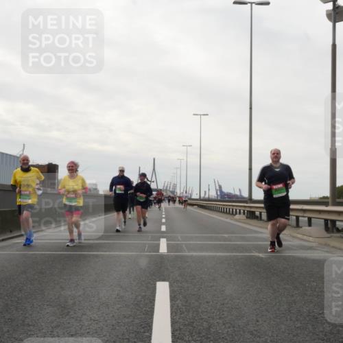 03.10.2025 - Köhlbrandbrückenlauf Matties Gatica Varas http://msf.ph/oto/9192724 03.10.2025 16:11:36 Position 3  meine-sportfotos.de
