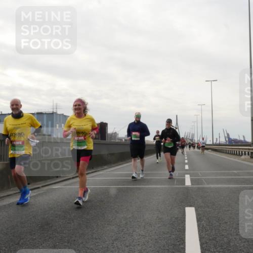 03.10.2025 - Köhlbrandbrückenlauf Matties Gatica Varas http://msf.ph/oto/9192731 03.10.2025 16:11:37 Position 3 2025, 2025 meine-sportfotos.de