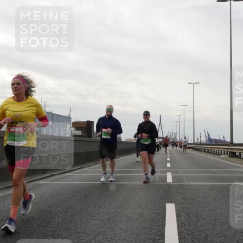 03.10.2025 - Köhlbrandbrückenlauf Matties Gatica Varas http://msf.ph/oto/9192733 03.10.2025 16:11:38 Position 3 2025, 9535 meine-sportfotos.de