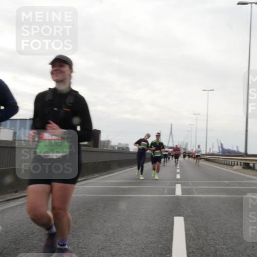 03.10.2025 - Köhlbrandbrückenlauf Matties Gatica Varas http://msf.ph/oto/9192743 03.10.2025 16:11:40 Position 3  meine-sportfotos.de