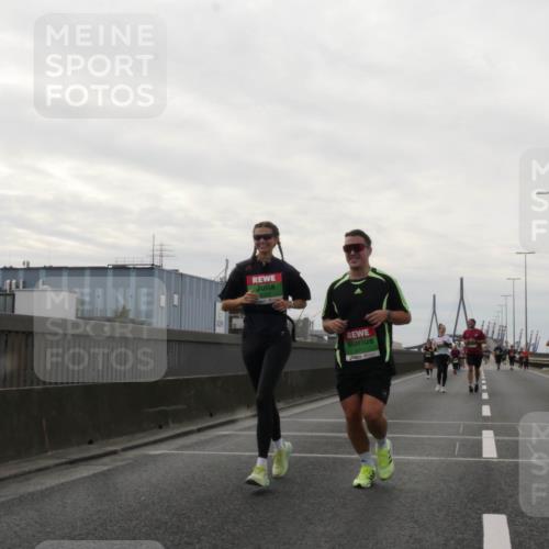 03.10.2025 - Köhlbrandbrückenlauf Matties Gatica Varas http://msf.ph/oto/9192752 03.10.2025 16:11:43 Position 3  meine-sportfotos.de