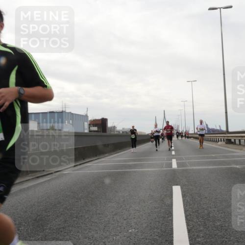 03.10.2025 - Köhlbrandbrückenlauf Matties Gatica Varas http://msf.ph/oto/9192756 03.10.2025 16:11:44 Position 3 8201 meine-sportfotos.de