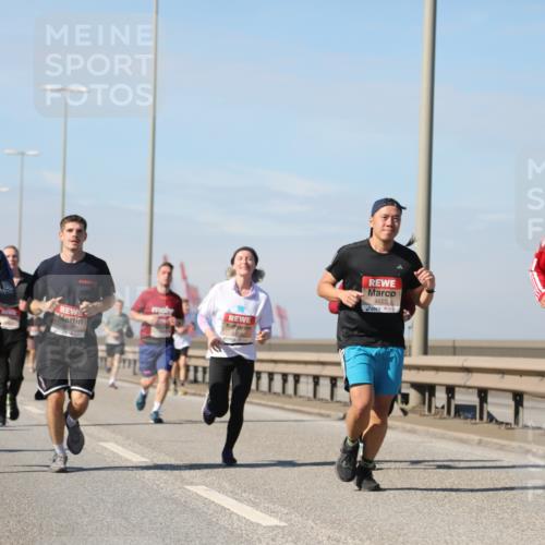 03.10.2025 - Köhlbrandbrückenlauf Yannick Fuchs http://msf.ph/oto/9192758 03.10.2025 11:54:12 Position 3 4522 meine-sportfotos.de