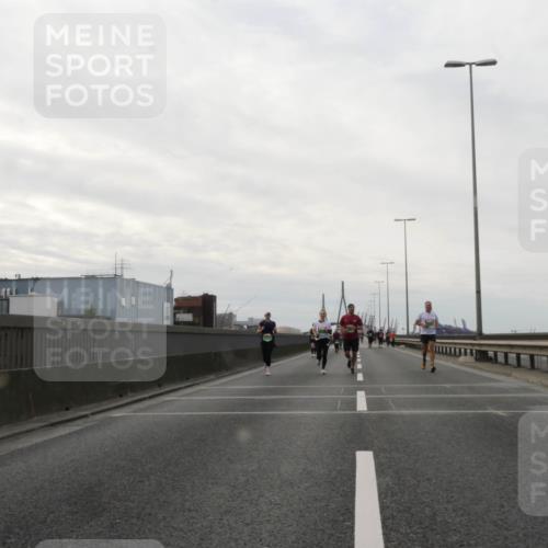 03.10.2025 - Köhlbrandbrückenlauf Matties Gatica Varas http://msf.ph/oto/9192759 03.10.2025 16:11:45 Position 3  meine-sportfotos.de