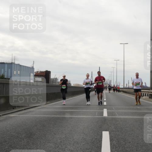 03.10.2025 - Köhlbrandbrückenlauf Matties Gatica Varas http://msf.ph/oto/9192762 03.10.2025 16:11:46 Position 3  meine-sportfotos.de