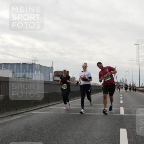 03.10.2025 - Köhlbrandbrückenlauf Matties Gatica Varas http://msf.ph/oto/9192769 03.10.2025 16:11:48 Position 3 65 meine-sportfotos.de