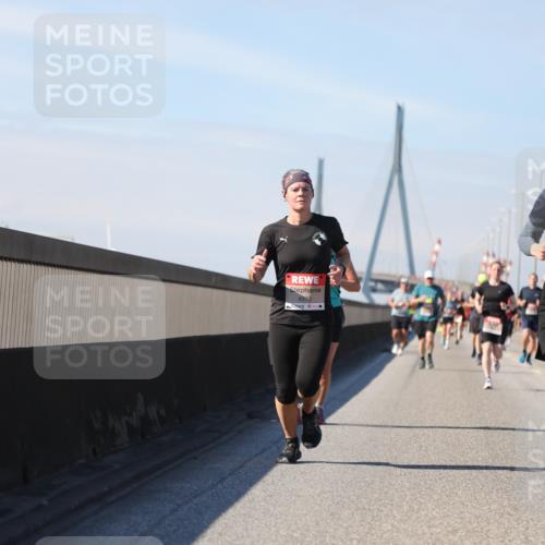 03.10.2025 - Köhlbrandbrückenlauf Yannick Fuchs http://msf.ph/oto/9192772 03.10.2025 11:54:14 Position 3 4973, 6049 meine-sportfotos.de