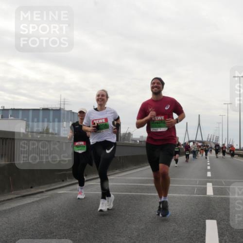 03.10.2025 - Köhlbrandbrückenlauf Matties Gatica Varas http://msf.ph/oto/9192774 03.10.2025 16:11:49 Position 3 8756 meine-sportfotos.de