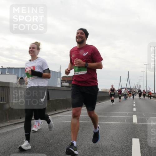 03.10.2025 - Köhlbrandbrückenlauf Matties Gatica Varas http://msf.ph/oto/9192775 03.10.2025 16:11:50 Position 3 8756 meine-sportfotos.de