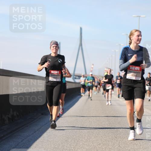 03.10.2025 - Köhlbrandbrückenlauf Yannick Fuchs http://msf.ph/oto/9192777 03.10.2025 11:54:14 Position 3 4973, 6049, 604 meine-sportfotos.de