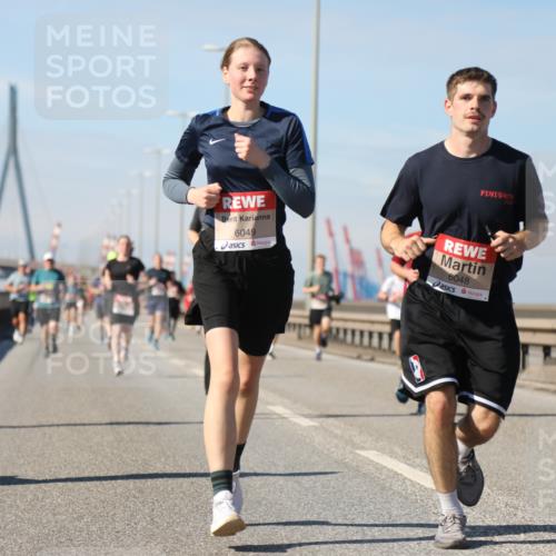 03.10.2025 - Köhlbrandbrückenlauf Yannick Fuchs http://msf.ph/oto/9192780 03.10.2025 11:54:14 Position 3 4973, 6049, 6048 meine-sportfotos.de