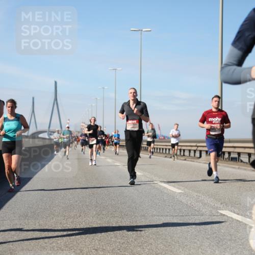 03.10.2025 - Köhlbrandbrückenlauf Yannick Fuchs http://msf.ph/oto/9192787 03.10.2025 11:54:16 Position 3 4973, 6049 meine-sportfotos.de