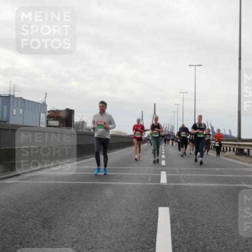 03.10.2025 - Köhlbrandbrückenlauf Matties Gatica Varas http://msf.ph/oto/9192818 03.10.2025 16:12:00 Position 3  meine-sportfotos.de