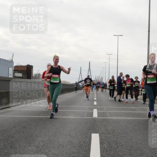 03.10.2025 - Köhlbrandbrückenlauf Matties Gatica Varas http://msf.ph/oto/9192827 03.10.2025 16:12:03 Position 3  meine-sportfotos.de