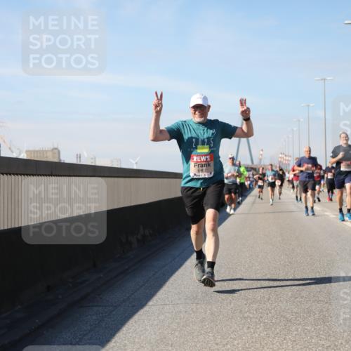 03.10.2025 - Köhlbrandbrückenlauf Yannick Fuchs http://msf.ph/oto/9192830 03.10.2025 11:54:24 Position 3 2025, 4463 meine-sportfotos.de