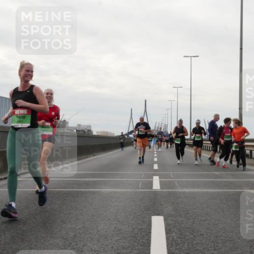 03.10.2025 - Köhlbrandbrückenlauf Matties Gatica Varas http://msf.ph/oto/9192832 03.10.2025 16:12:04 Position 3 8394, 8918, 14, 84 meine-sportfotos.de