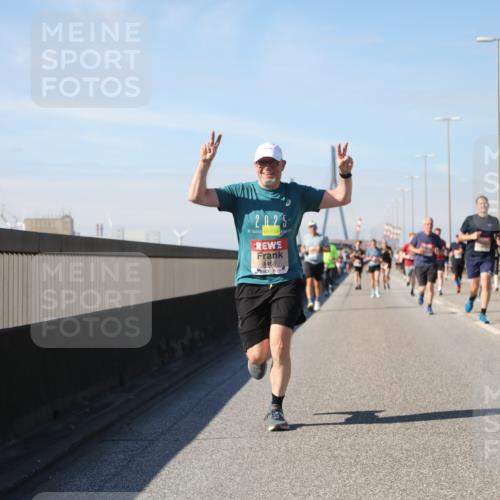03.10.2025 - Köhlbrandbrückenlauf Yannick Fuchs http://msf.ph/oto/9192834 03.10.2025 11:54:24 Position 3 2025, 4463 meine-sportfotos.de