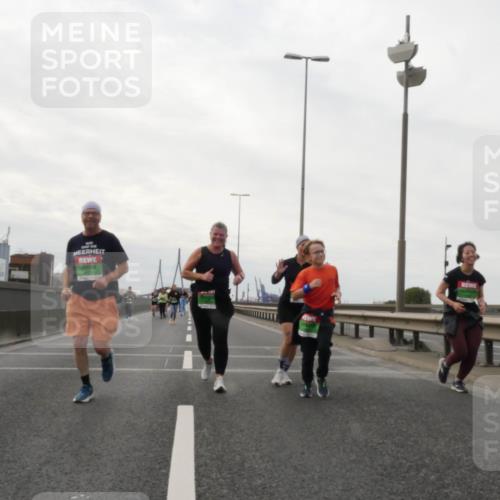 03.10.2025 - Köhlbrandbrückenlauf Matties Gatica Varas http://msf.ph/oto/9192844 03.10.2025 16:12:08 Position 3  meine-sportfotos.de