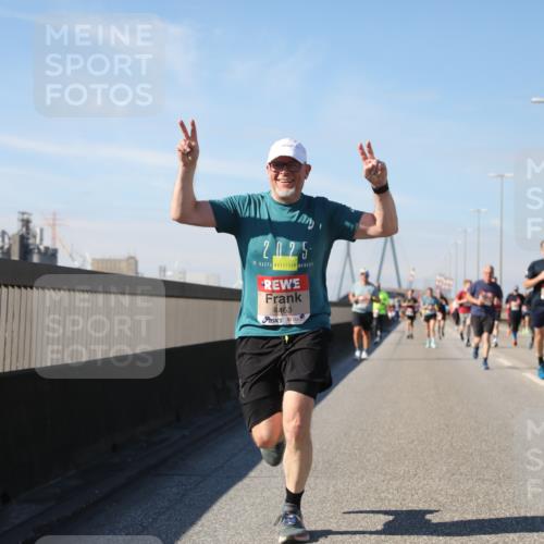 03.10.2025 - Köhlbrandbrückenlauf Yannick Fuchs http://msf.ph/oto/9192845 03.10.2025 11:54:24 Position 3 202, 5, 4463 meine-sportfotos.de