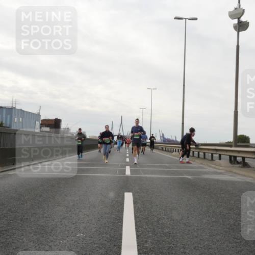 03.10.2025 - Köhlbrandbrückenlauf Matties Gatica Varas http://msf.ph/oto/9192847 03.10.2025 16:12:13 Position 3  meine-sportfotos.de
