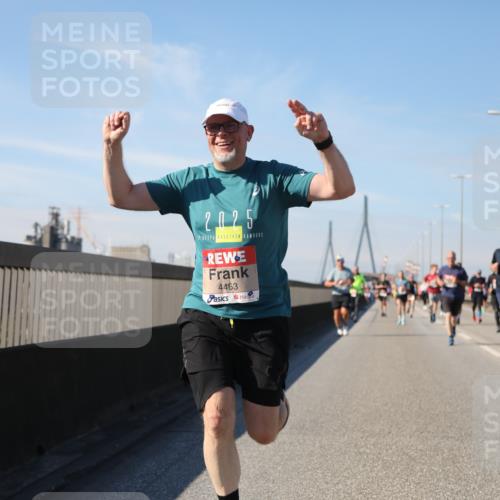 03.10.2025 - Köhlbrandbrückenlauf Yannick Fuchs http://msf.ph/oto/9192851 03.10.2025 11:54:25 Position 3 2025, 4463 meine-sportfotos.de