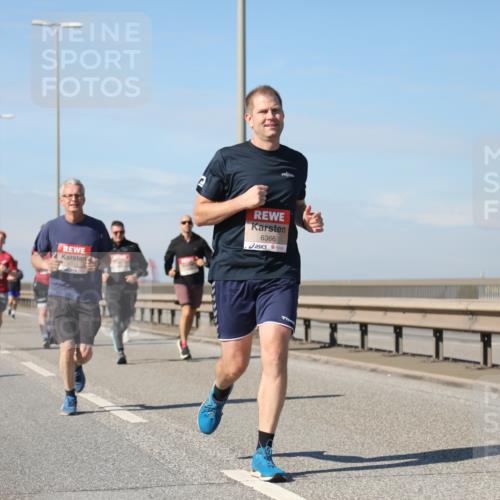 03.10.2025 - Köhlbrandbrückenlauf Yannick Fuchs http://msf.ph/oto/9192860 03.10.2025 11:54:28 Position 3 4513, 6366 meine-sportfotos.de