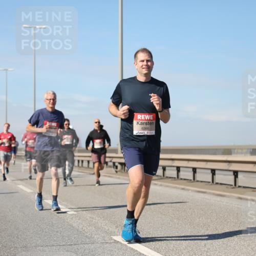 03.10.2025 - Köhlbrandbrückenlauf Yannick Fuchs http://msf.ph/oto/9192864 03.10.2025 11:54:28 Position 3 6366 meine-sportfotos.de