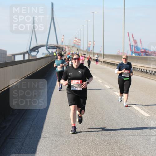 03.10.2025 - Köhlbrandbrückenlauf Yannick Fuchs http://msf.ph/oto/9192869 03.10.2025 12:15:03 Position 3 25, 5487 meine-sportfotos.de