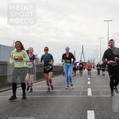03.10.2025 - Köhlbrandbrückenlauf Matties Gatica Varas http://msf.ph/oto/9192872 03.10.2025 16:12:20 Position 3  meine-sportfotos.de