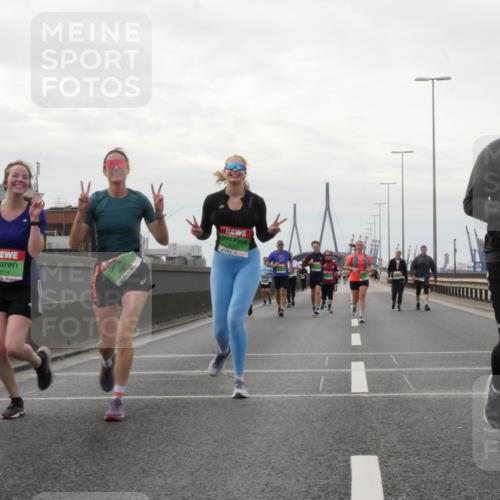 03.10.2025 - Köhlbrandbrückenlauf Matties Gatica Varas http://msf.ph/oto/9192877 03.10.2025 16:12:21 Position 3 9514, 8471 meine-sportfotos.de