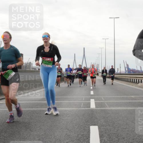03.10.2025 - Köhlbrandbrückenlauf Matties Gatica Varas http://msf.ph/oto/9192879 03.10.2025 16:12:21 Position 3 8052, 8471 meine-sportfotos.de