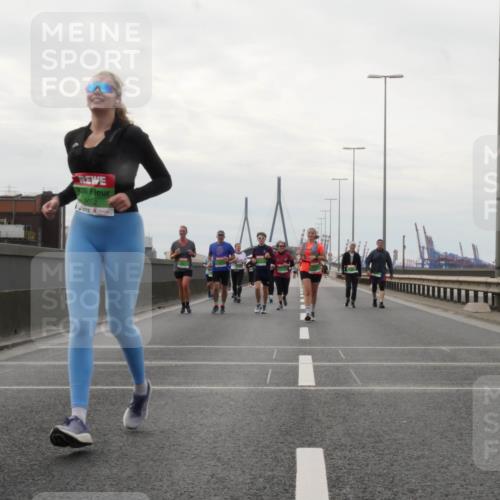 03.10.2025 - Köhlbrandbrückenlauf Matties Gatica Varas http://msf.ph/oto/9192882 03.10.2025 16:12:22 Position 3 9513, 8052 meine-sportfotos.de