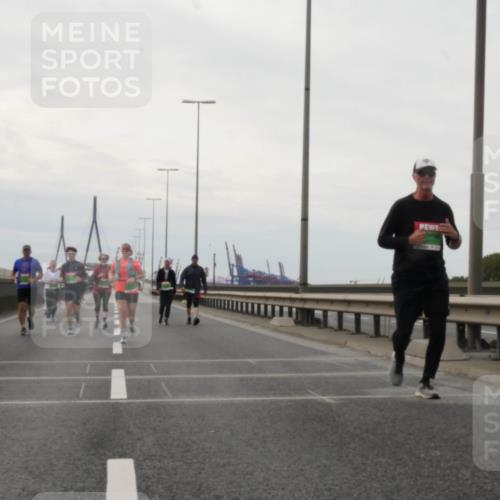 03.10.2025 - Köhlbrandbrückenlauf Matties Gatica Varas http://msf.ph/oto/9192888 03.10.2025 16:12:22 Position 3  meine-sportfotos.de