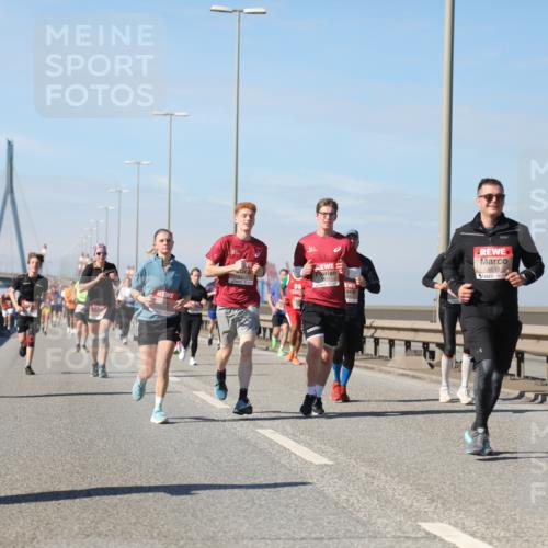 03.10.2025 - Köhlbrandbrückenlauf Yannick Fuchs http://msf.ph/oto/9192890 03.10.2025 11:54:30 Position 3 86 meine-sportfotos.de