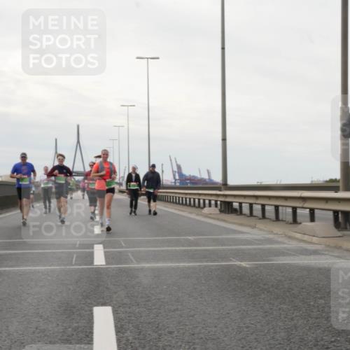 03.10.2025 - Köhlbrandbrückenlauf Matties Gatica Varas http://msf.ph/oto/9192892 03.10.2025 16:12:23 Position 3  meine-sportfotos.de